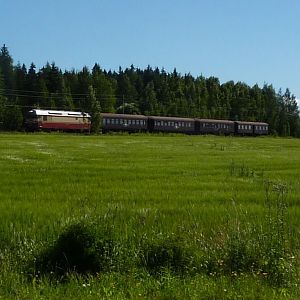 Finland Museum Train in the summer of 2012

Dr13 driven "express train" with these cars: Ei 22272 + EFi 22378 + Eik 22348 + A 100