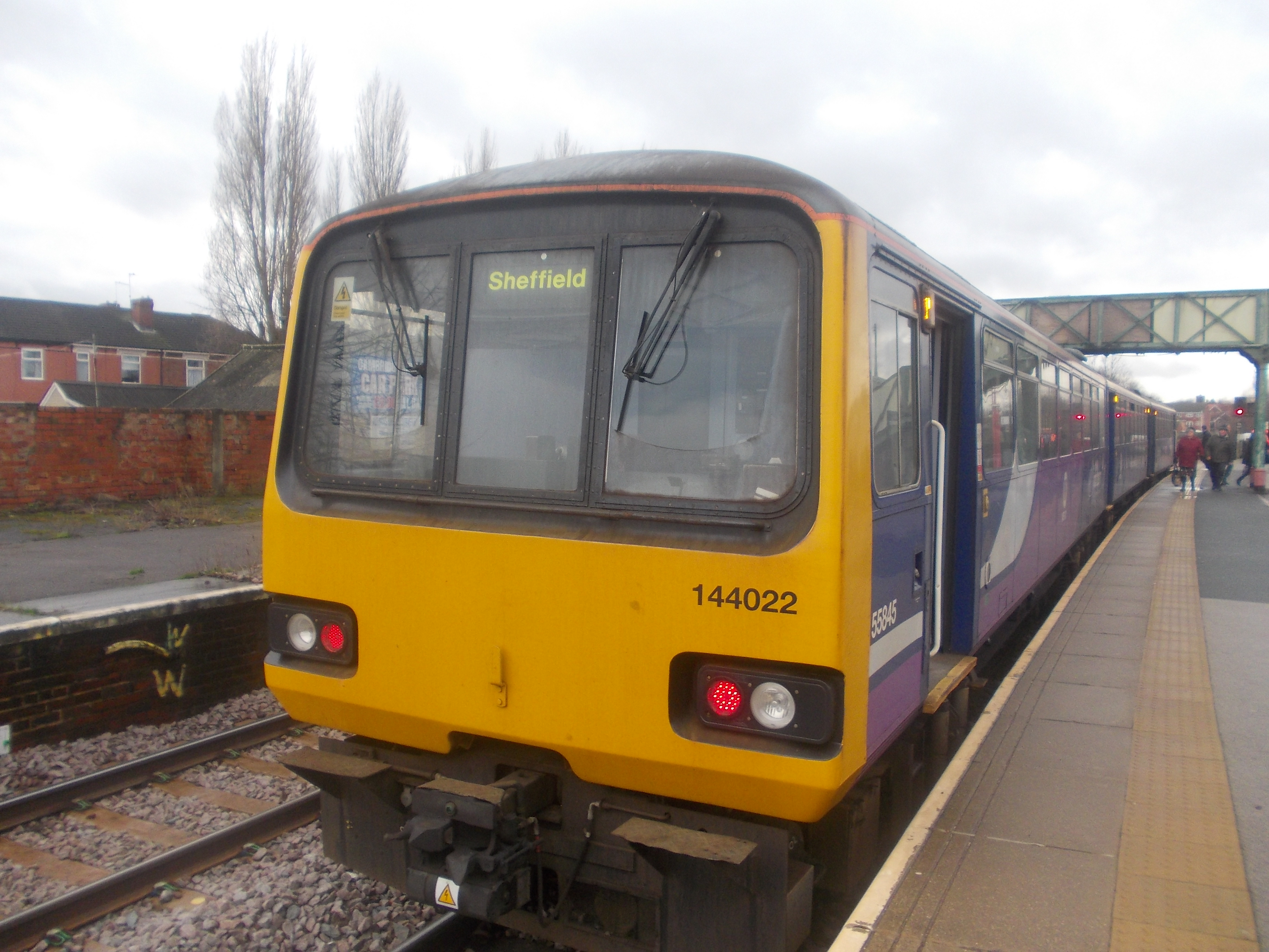 144022 at Castleford. I took a picture here rather than at Leeds because me and Paul were cutting it a little fine for making it on at Leeds. This was